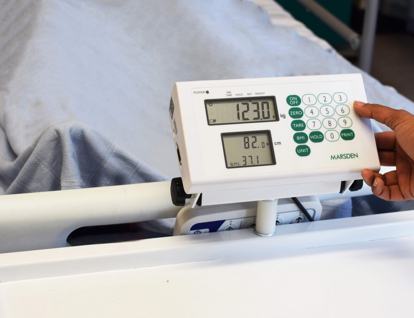 M-950 (2) Marsden M-950 Medical Bed Scale indicator alternate closeup.