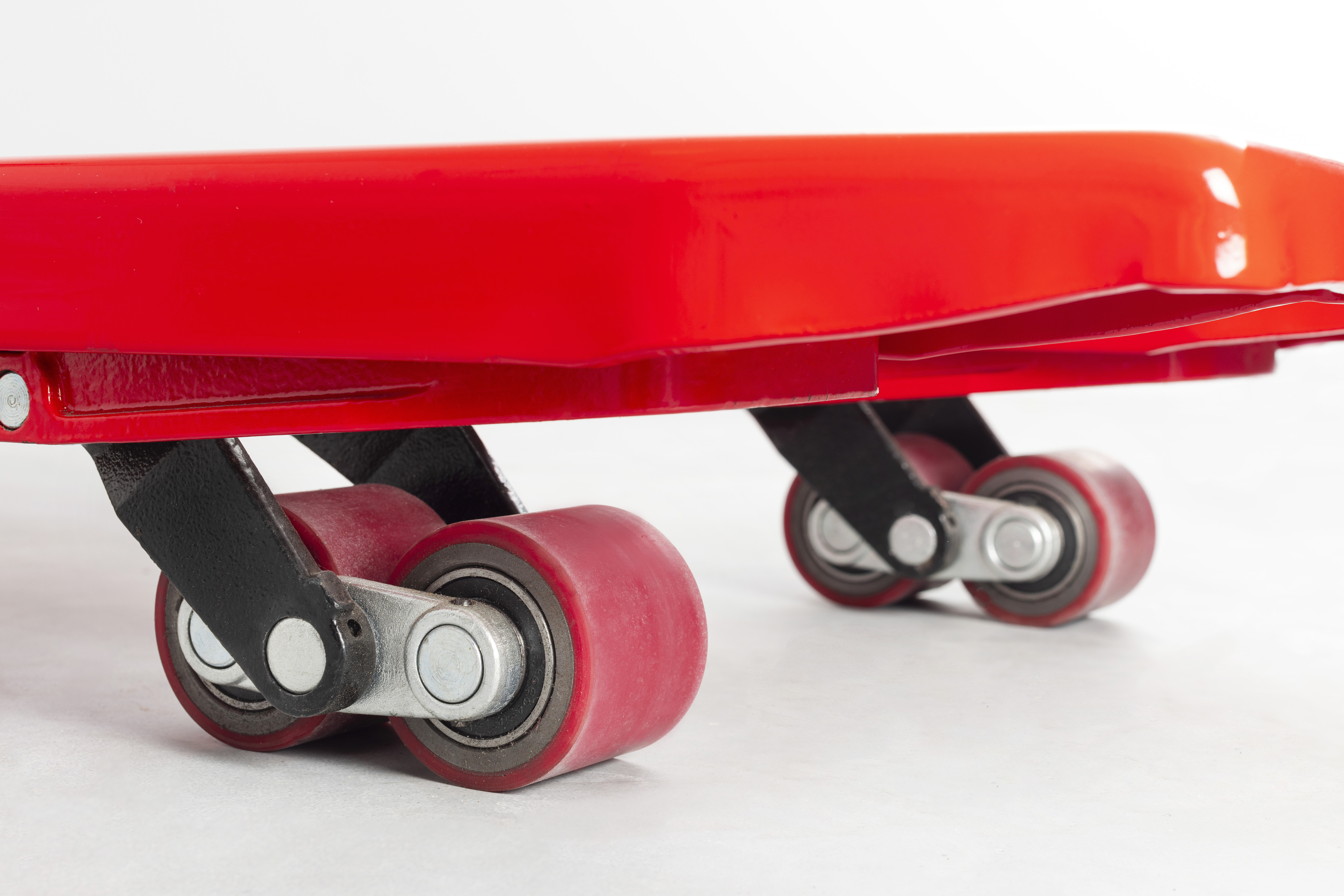 ravas-3200_0323 Ravas 3200 Advanced Pallet Truck Scale closeup of angled fork tip rollers